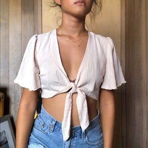 Light pink / cream tie in the front crop top ❤️